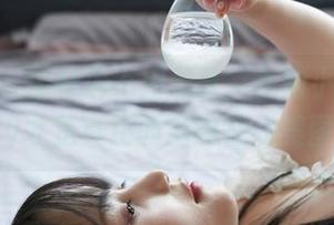蜜桃社 - 牛仔裤不用羡慕,我的小魔女lily才是真正的潮流在线美图