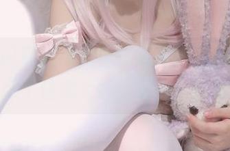 小护士闪亮登场,蜜汁猫裘的最新美图让人忍不住想大喊:好看!真棒!