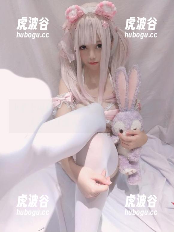 蜜汁猫裘 小护士闪亮登场,蜜汁猫裘的最新美图让人忍不住想大喊:好看!真棒!