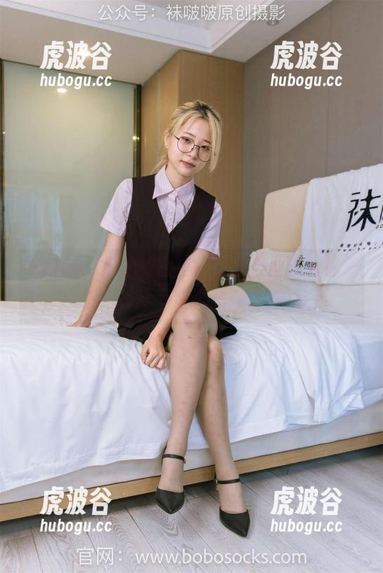 袜啵啵-奶油 袜啵啵 - 奶油的图集,让厚黑丝五指袜做主角,一不小心就成了焦点