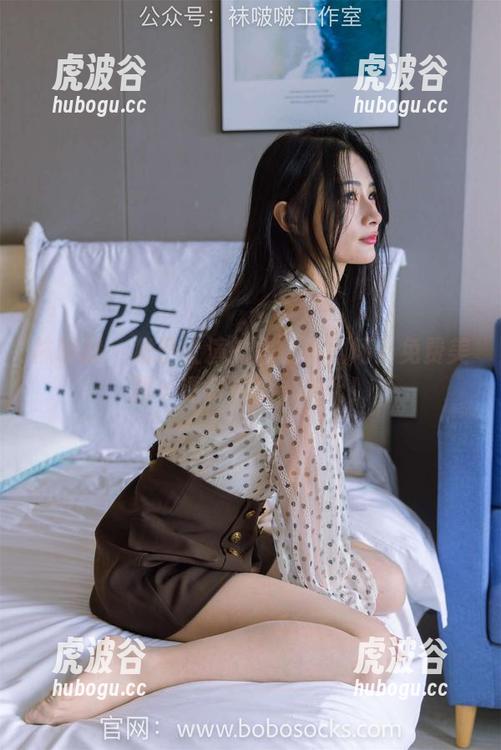 袜啵啵-稚予 袜啵啵 - 稚予上演的黑丝小剧场:免费美图+透明脚尖,绝配!