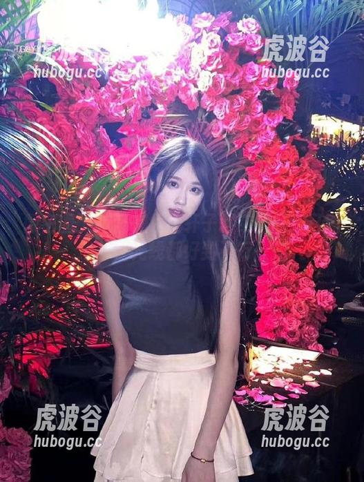 轩子巨二兔 微密圈 - 疯狂在线!轩子巨二兔的妲己图集,光线都好到不行…
