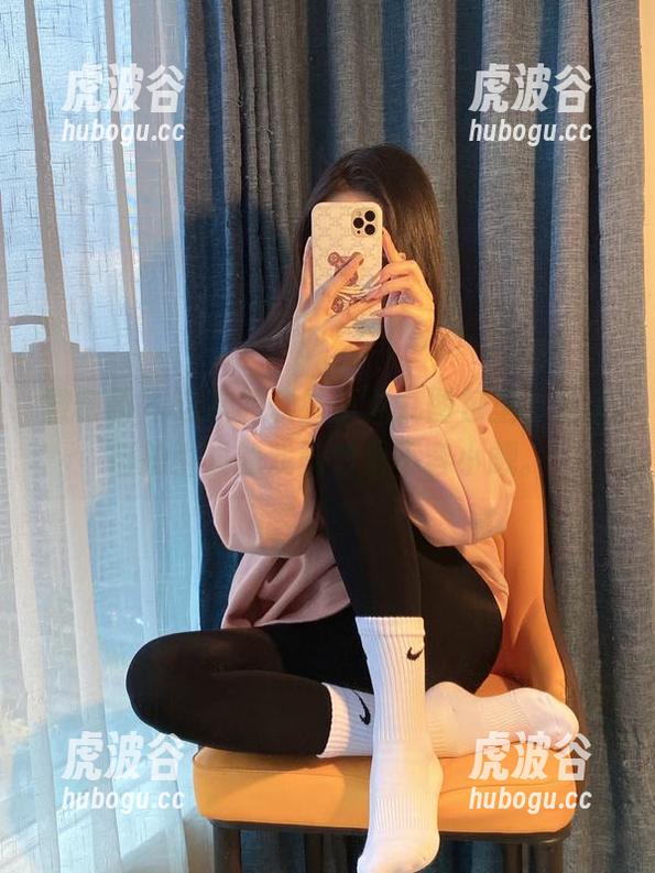 软妹小九九 微密圈 - 这次的软妹小九九图包里,玉足自拍引发的戏剧效果不容小觑。
