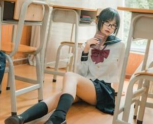 逐月SuHD海边写真集:“波澜壮阔”与“沙雕”同框的时刻