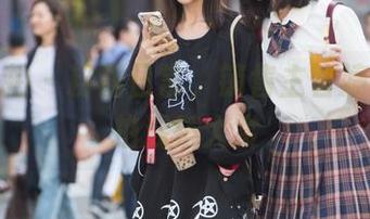 魔镜街拍 - 粉裙日常,销售主管婷婷的私拍混搭大赏