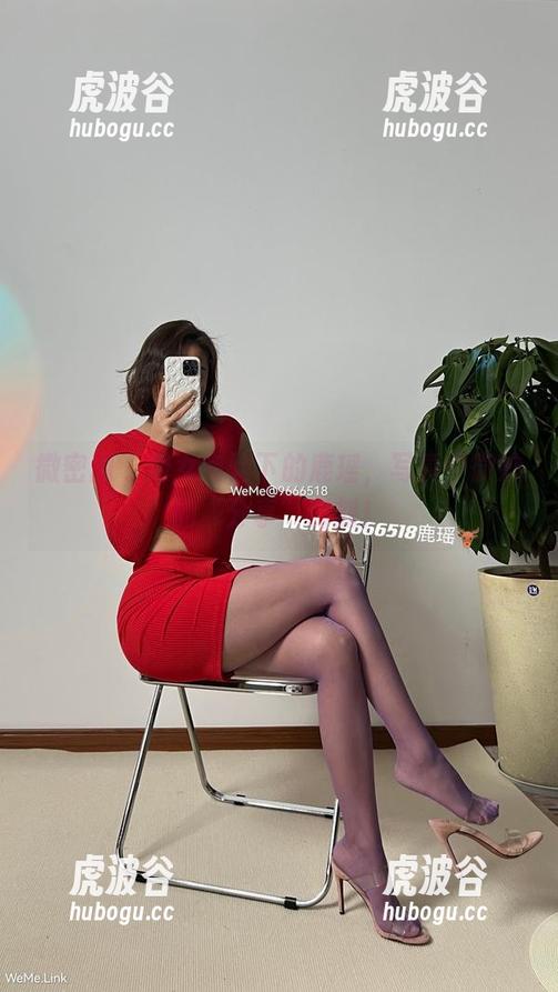 鹿瑶 微密圈 - 修女考验下的鹿瑶,写真中微妙的“分享”时刻!