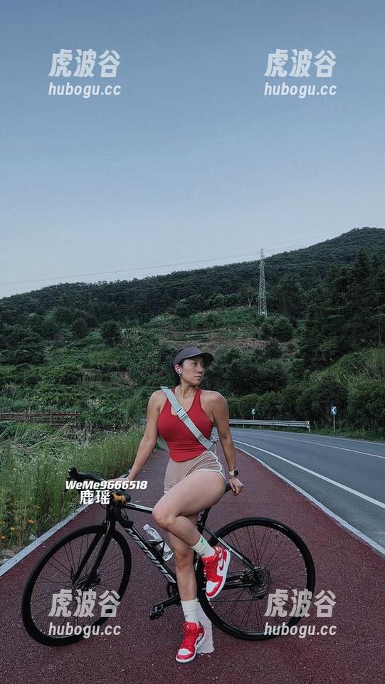 鹿瑶 微密圈 - 鹿瑶出没:少女的迷人图片分享中,挡不住的亮点!